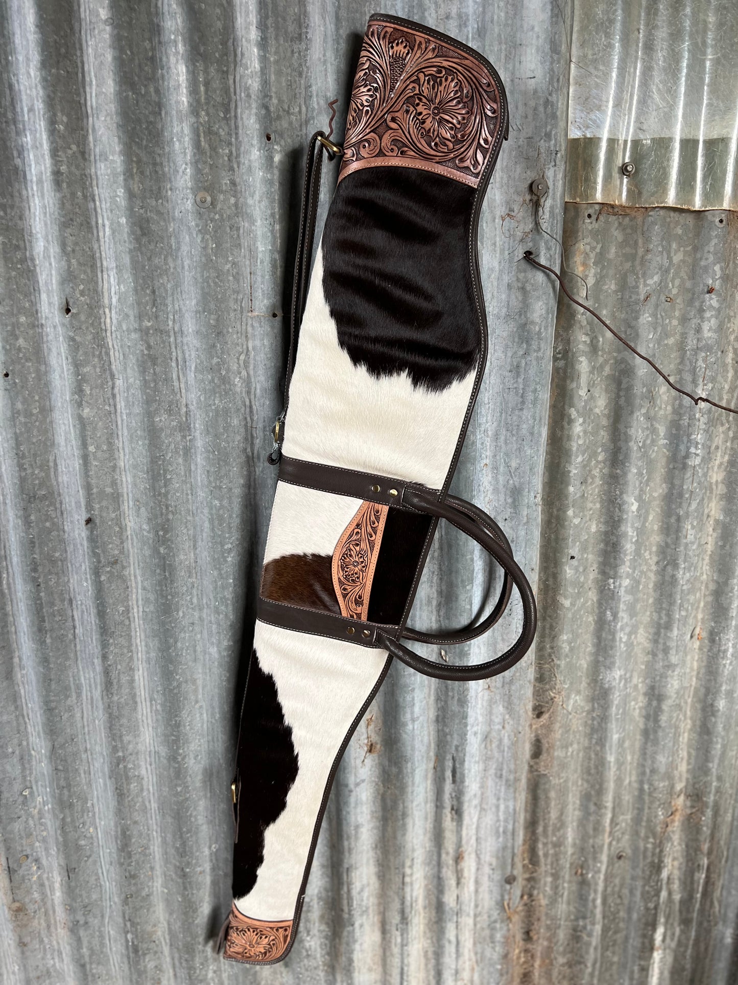 Black & white rifle case